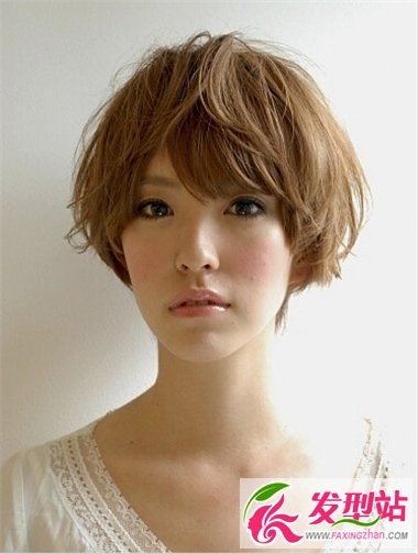 中短发女生流行什么发型 简单发型打造甜美氧气美女