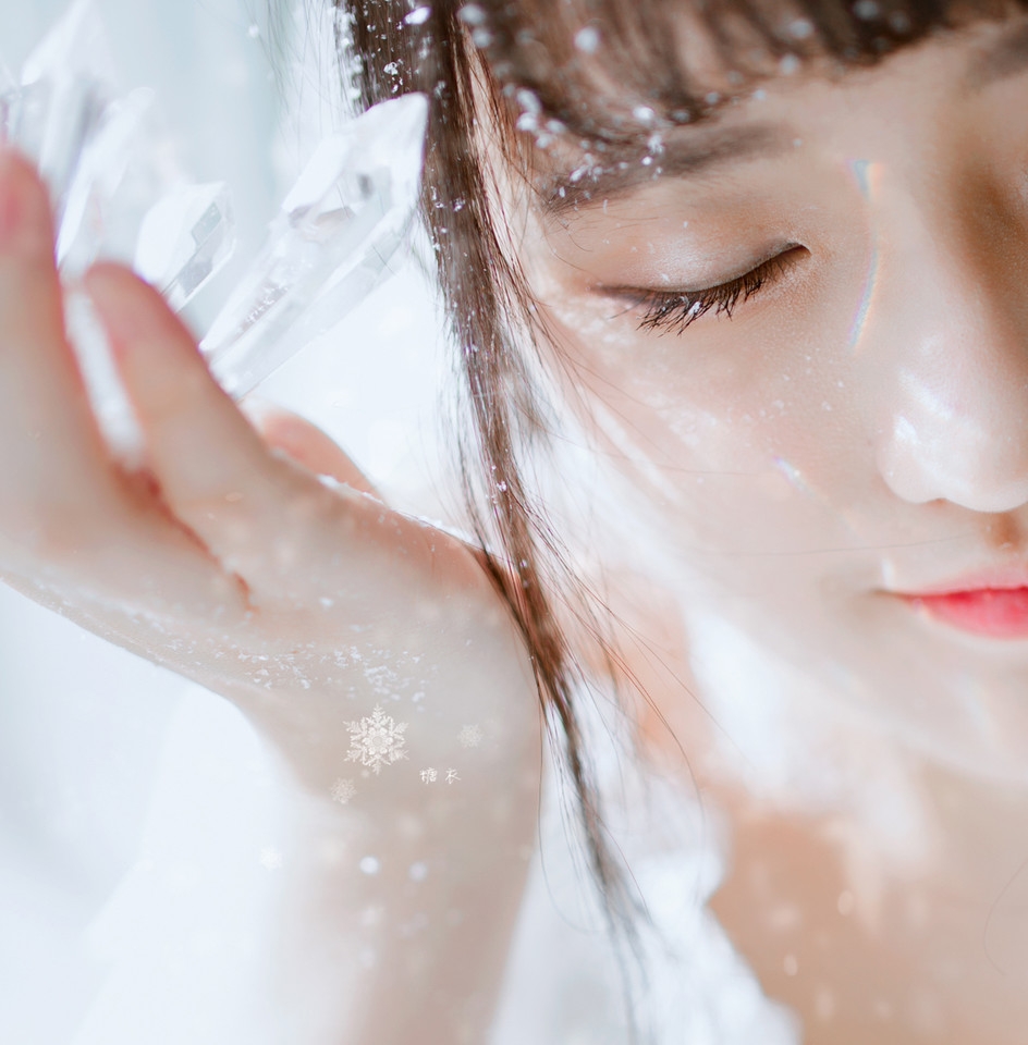 长街吻过千堆雪 你却未看我一眼