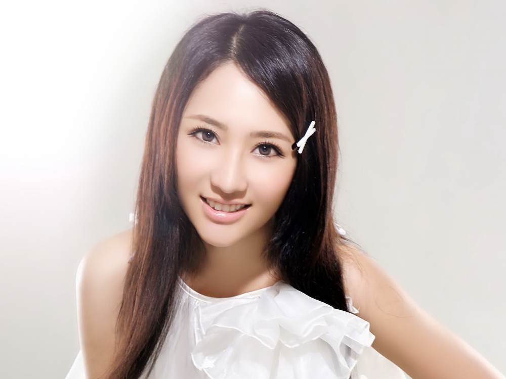 清纯美女校花田子琳