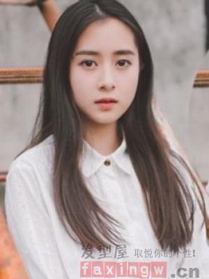 女生圆脸适合剪刘海吗 偏分刘海设计轻松达到瘦脸效果
