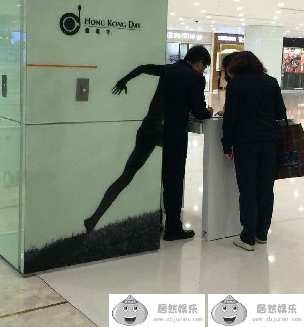 服务客户时要保持良好形象，老板是这么说的