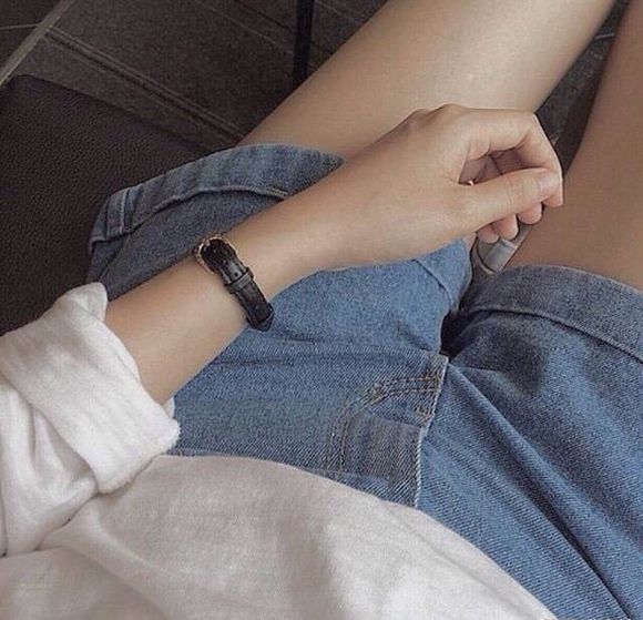 衣带渐宽终不悔，为伊消得人憔悴。