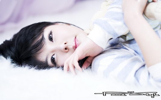 个性美女李智友高清壁纸 1440x900 【19】