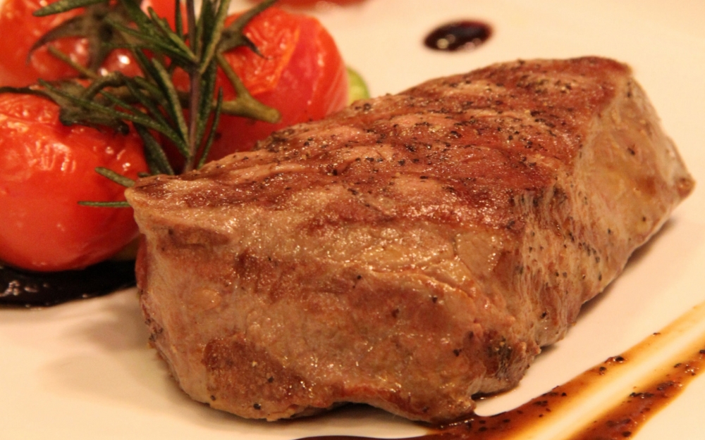营养牛肉美食桌面壁纸