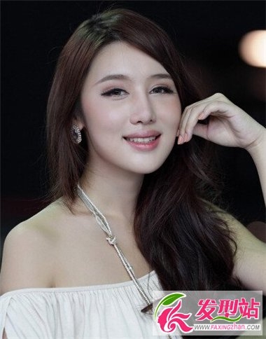 时尚甜美女生长发发型 打造精灵可爱小女生