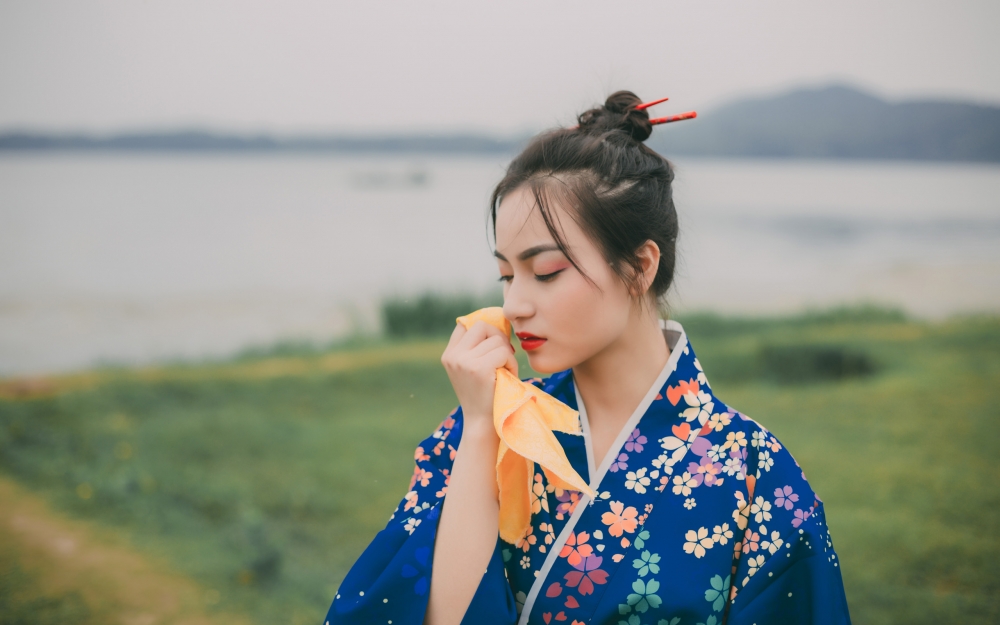 深蓝色和服美女追寻意境写真电脑壁纸