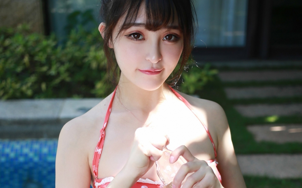 泳衣美女性感嫩模清新写真高清美女壁纸图片
