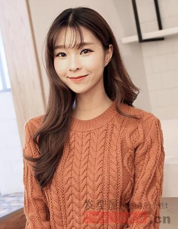 圆脸妹子做什么发型显气质 几款适合圆脸的发型修颜必备