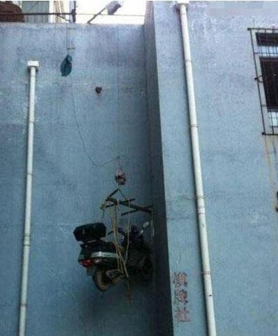 电动车充电搞笑图