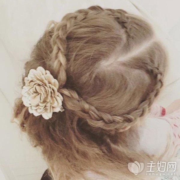 浪漫韩式心形编发教程 长发妞春夏约会必备