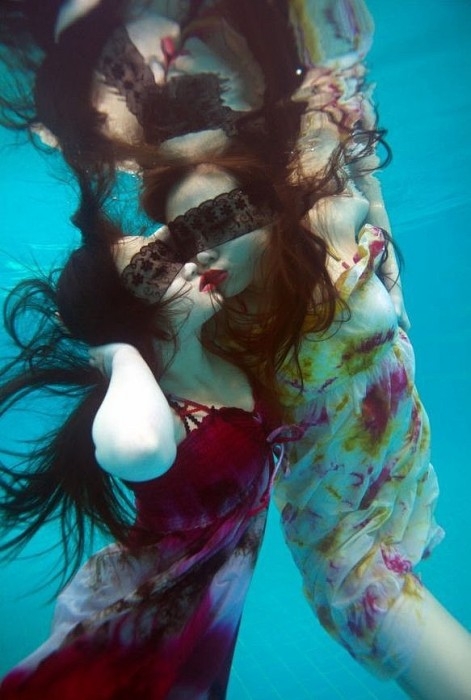 唯美浪漫的女生海底写真照