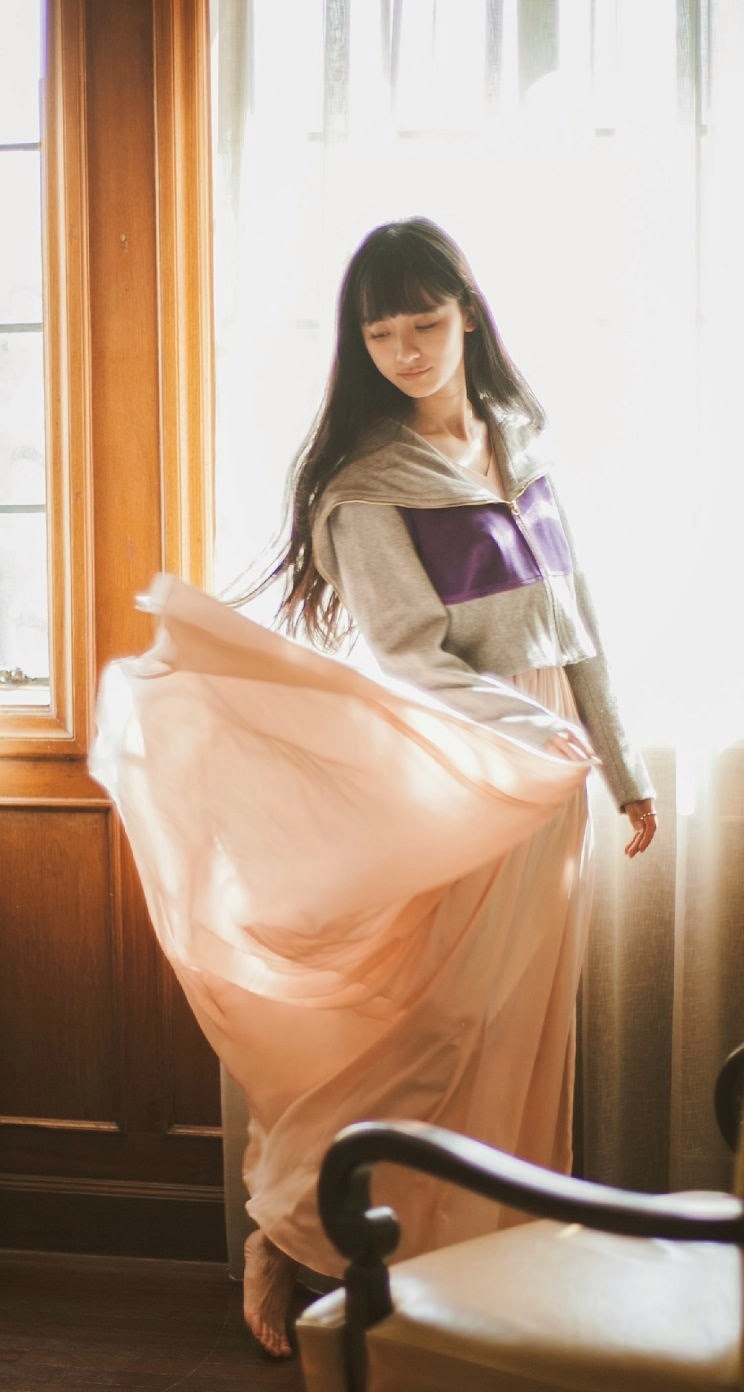 清新校园女孩高清手机壁纸744*1392