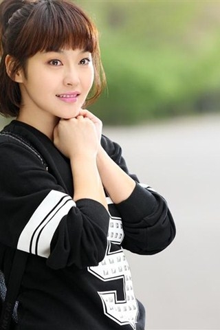 清纯美女张佳宁清新花丛写真手机壁纸