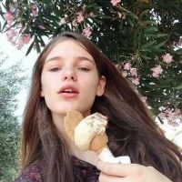 我发自内心的笑了 个性欧美女生微信头像