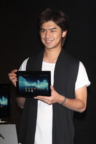 陈柏霖代言平板电脑Xperia Sony Tablet海报