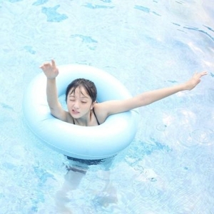 假装不在乎的在乎 小清新气质女生微信头像