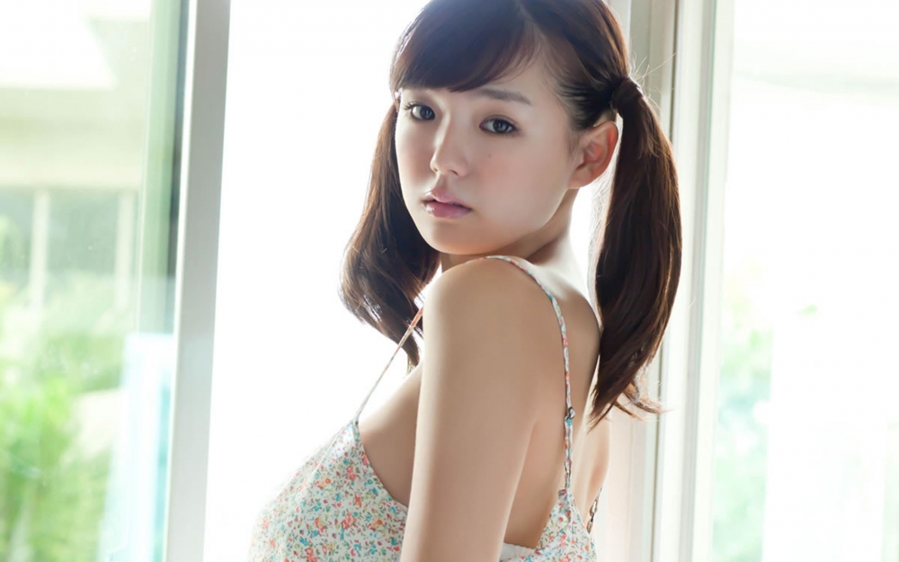 日本童颜美乳美女筱琦爱私房写真电脑壁纸