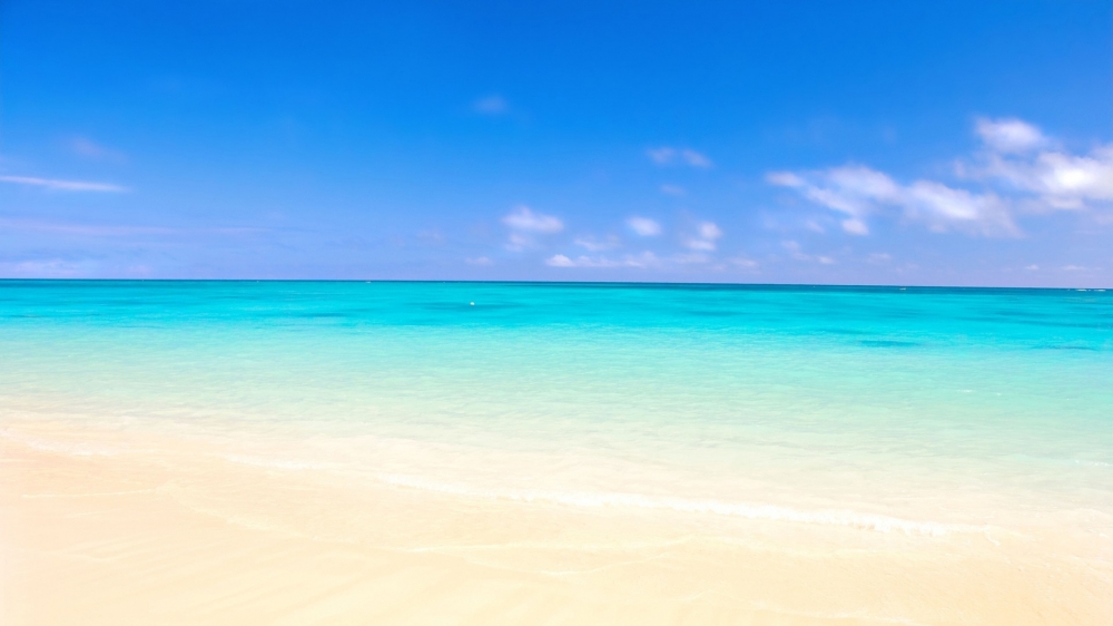 湛蓝的大海风景桌面壁纸