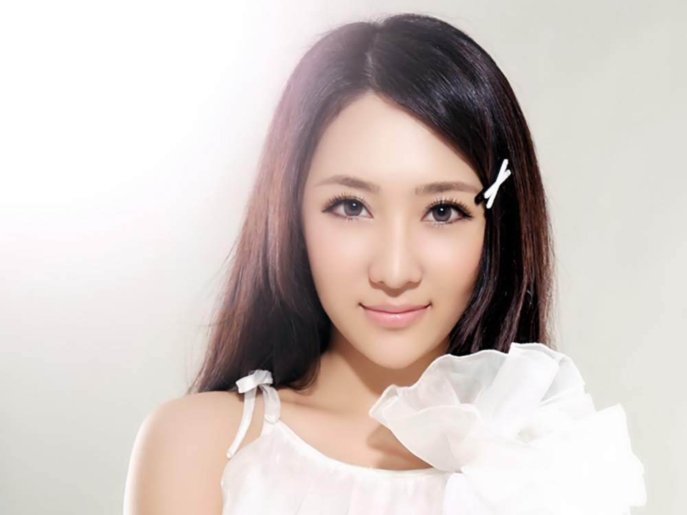清纯美女校花田子琳