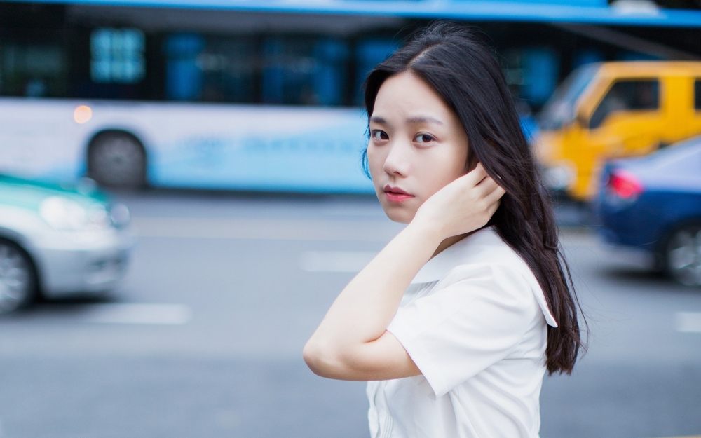 清纯美女校园写真电脑高清桌面下载