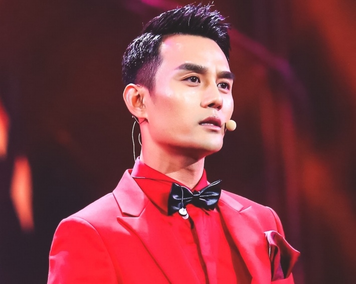 演员王凯电脑桌面壁纸