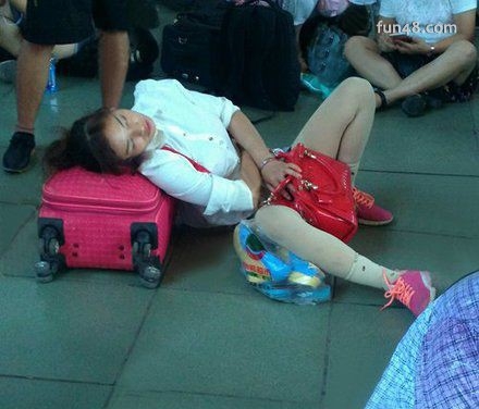 妹子昨晚干啥去了咋这么困呢