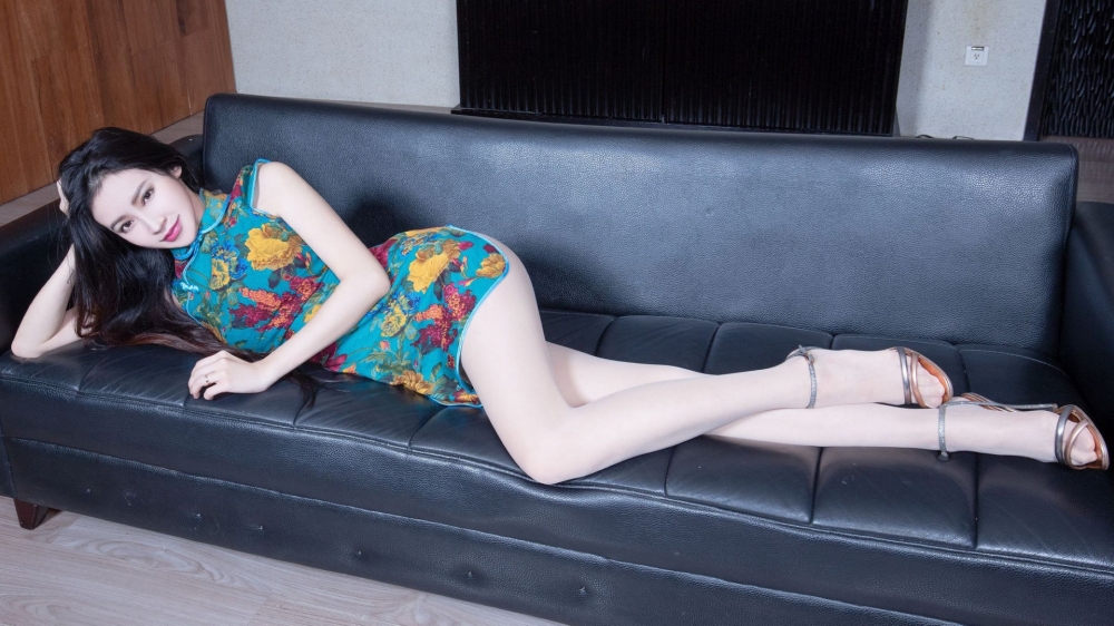 旗袍长腿美女高清宽屏桌面壁纸 第二辑