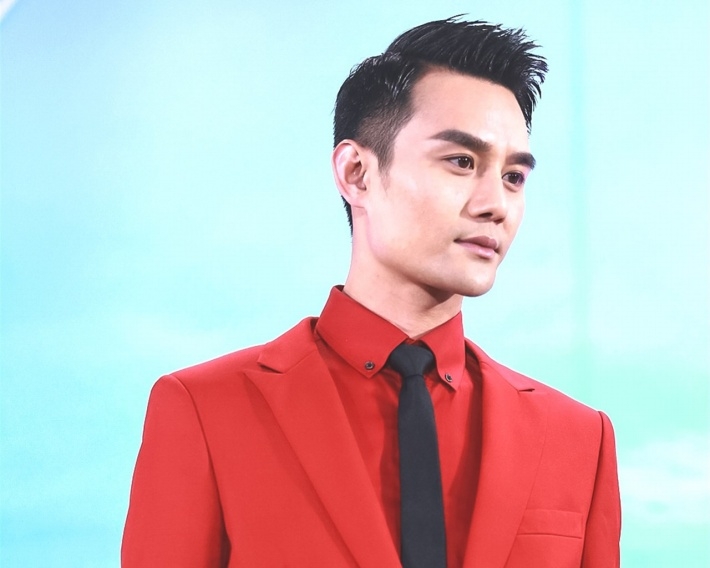 演员王凯电脑桌面壁纸