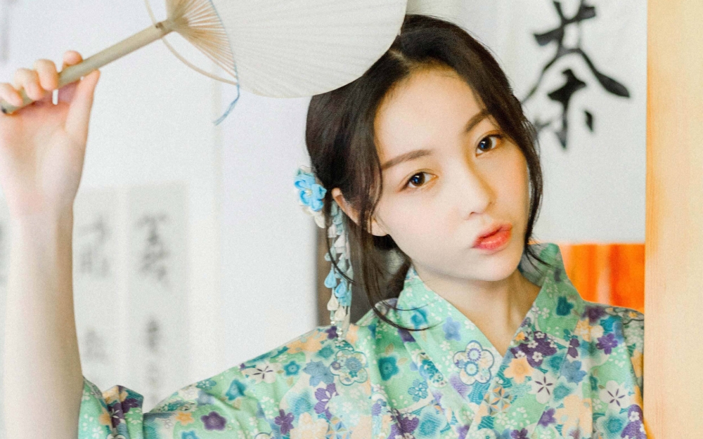 和服少女清新养眼图片桌面壁纸