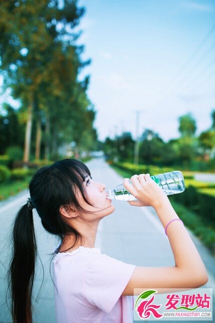 初中女生长发发型 单纯美好的少女发型
