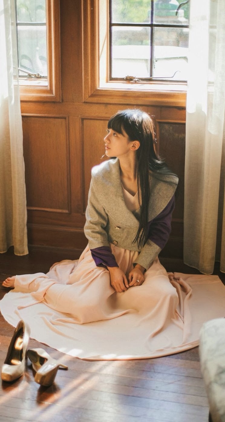 清新校园女孩高清手机壁纸744*1392