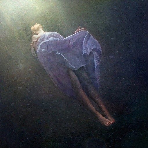 唯美浪漫的女生海底写真照