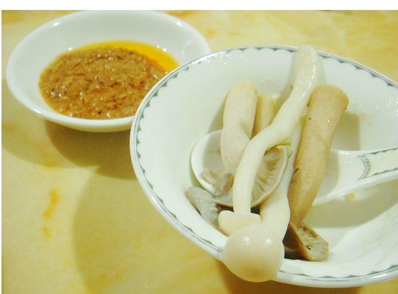 与菇有关的真菌美味大餐