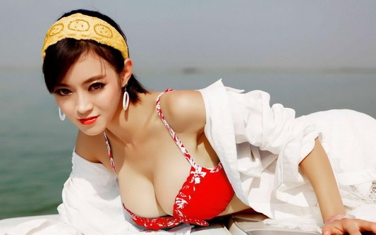 乳神潘青春性感写真壁纸