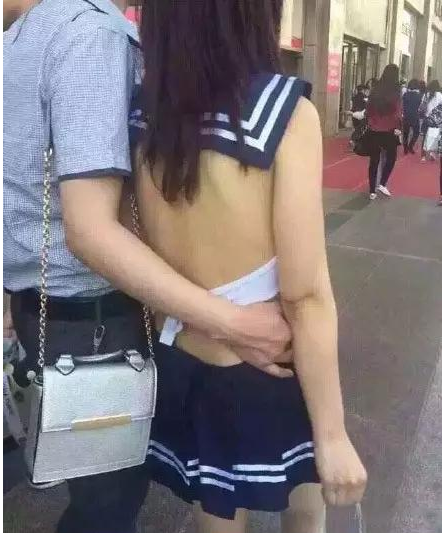 你男朋友怎么还让你穿这样