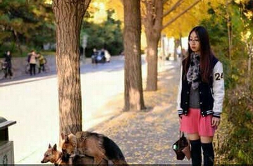 妹子心理是尴尬的