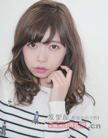圆脸妹子做什么发型显气质 几款适合圆脸的发型修颜必备