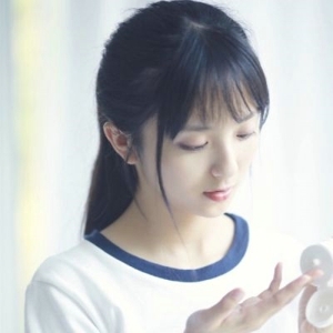 假装不在乎的在乎 小清新气质女生微信头像