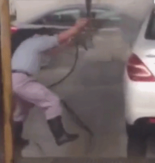 大爷，来个功夫冲车