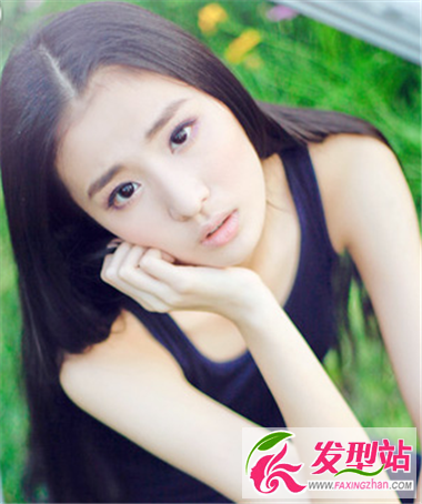 适合宽脸女生的发型 气质中分长发最瘦脸