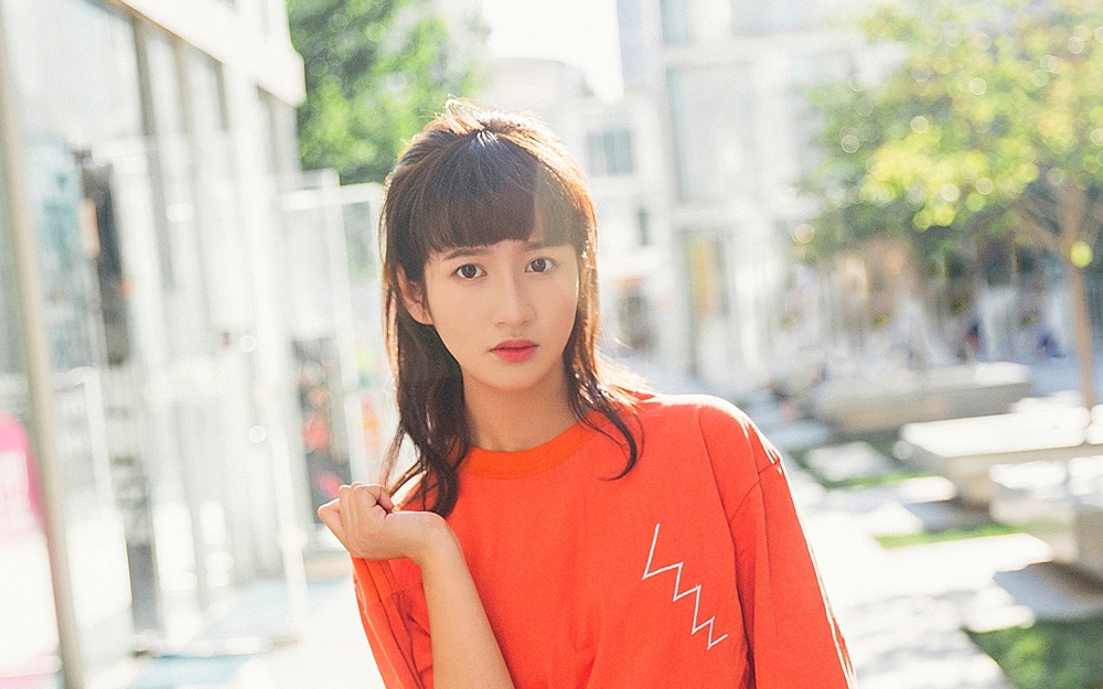 清纯可人的美女秋冬唯美写真图片桌面壁纸