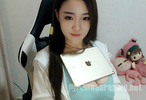 想玩转iPad 你必须做个胸大的妹子