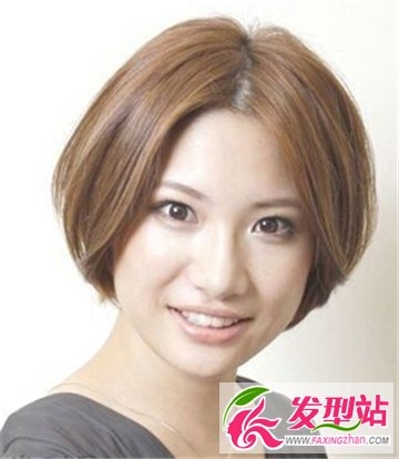 俏丽女生中分短发发型 塑造出最性感气质的女生