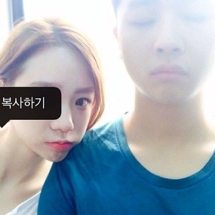 韩系95后时尚一男一女情侣图片