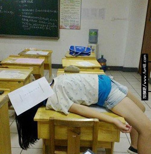 快醒醒，这样睡觉会感冒的