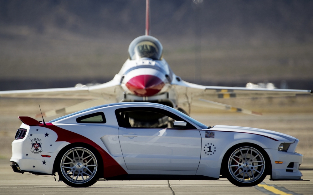 2014款福特野马Mustang GT高清桌面壁纸