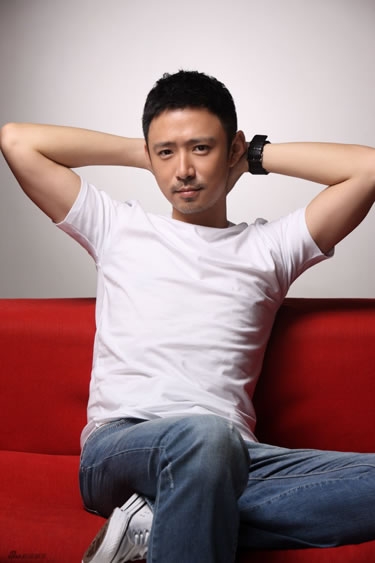 高鑫图片 变身后现代都市型男