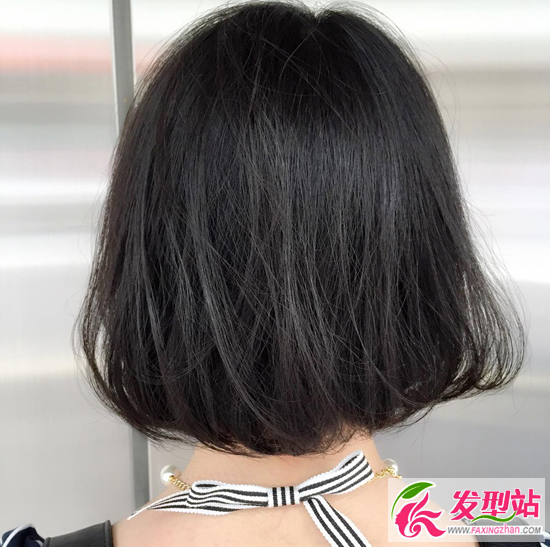 圆脸女生短发发型图片 烫内扣C字卷短发波波头