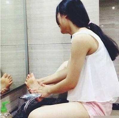 最新女汉子搞笑图