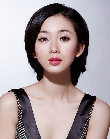 中老年女性时尚减龄盘发造型 打造出好看又优雅的盘发哦